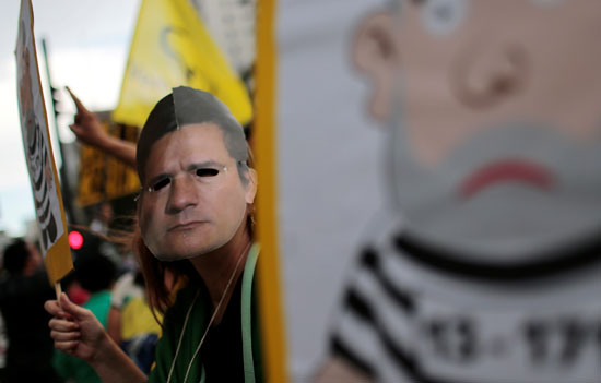 جانب من احتجاجات فى البرازيل ضد الرئيس السابق لولا دا سيلفا بسبب الفساد