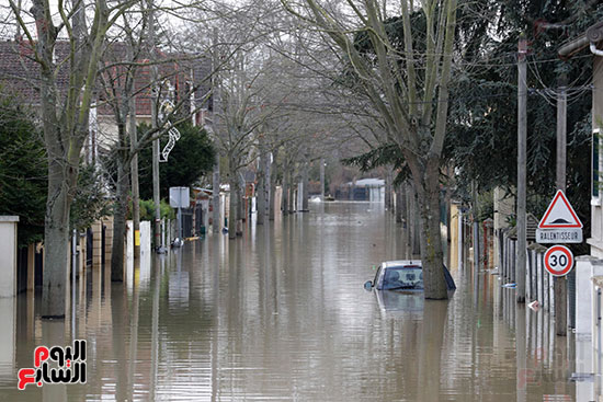 فيضانات تغرق شوارع فرنسا