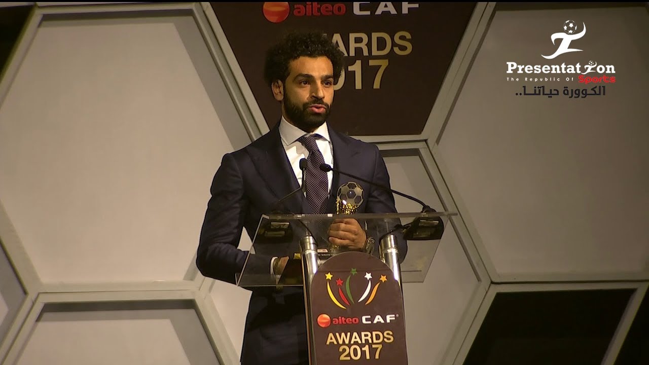 محمد صلاح يحمل جائزة أفضل لاعب فى افريقيا