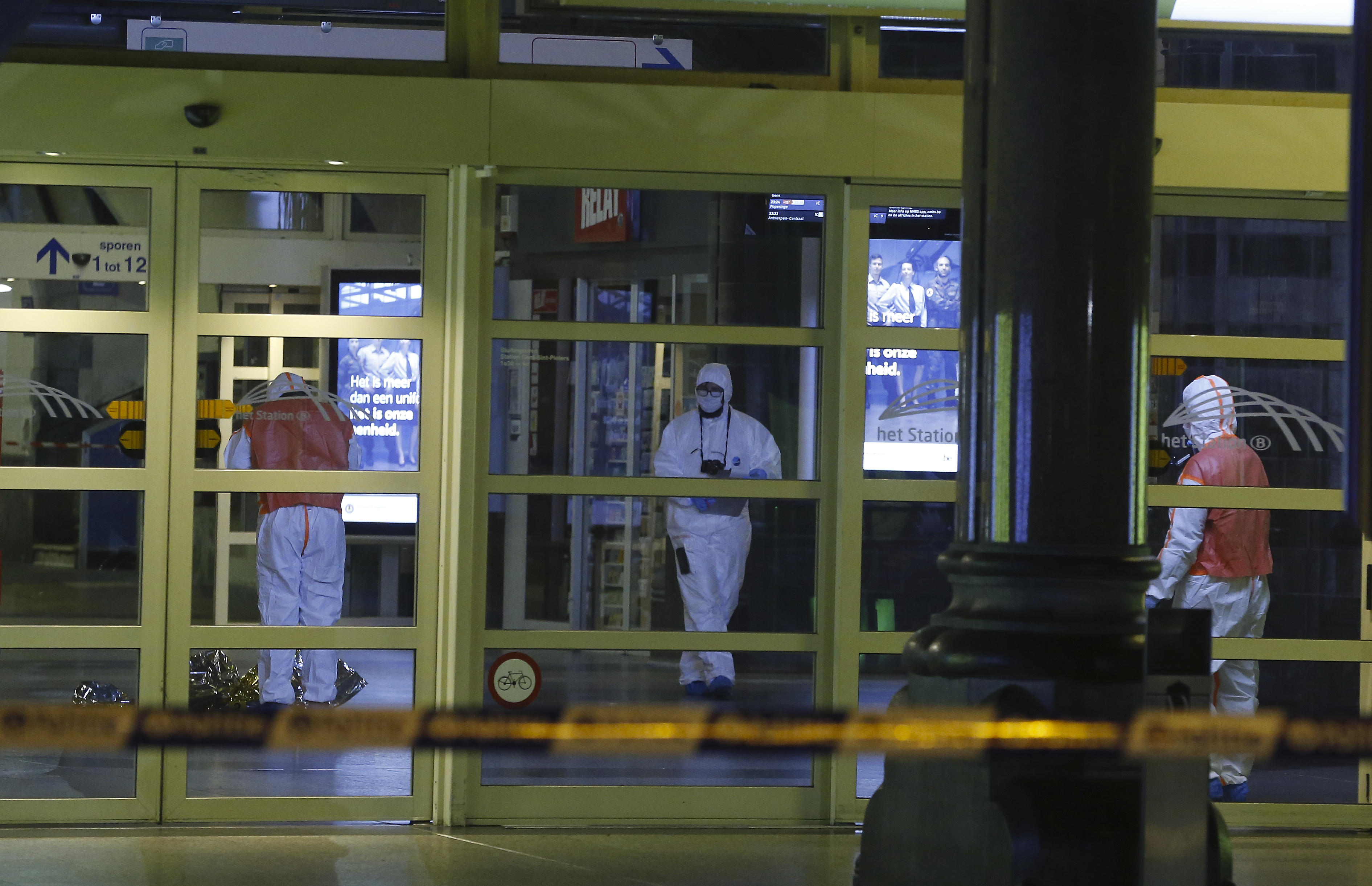 الأمن البلجيكى يفحص محطة القطار الرئيسية بمدينة جنت