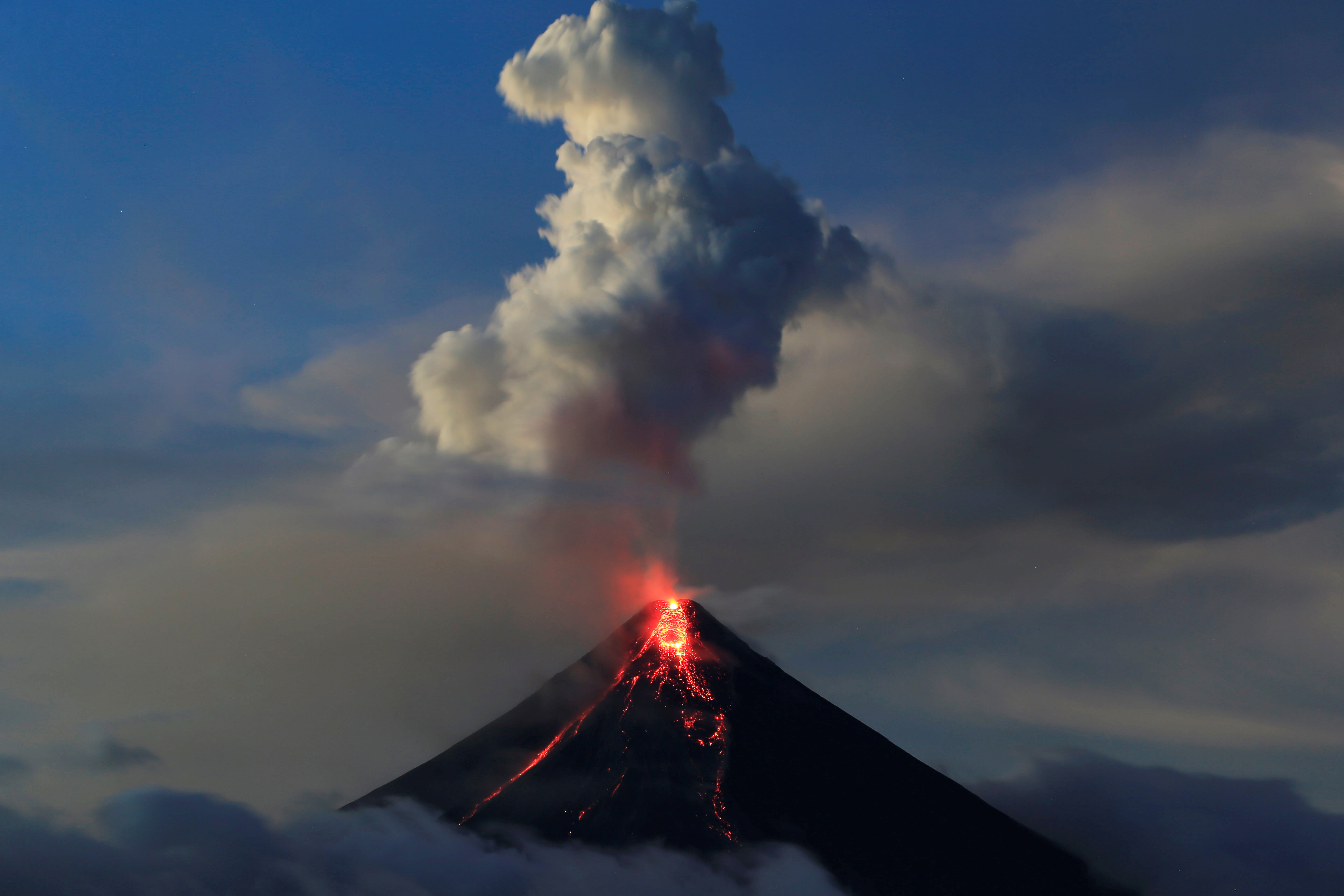 انفجار بركان الفلبين