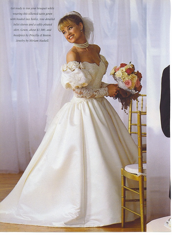تصميمات فساتين زفاف التسعينات