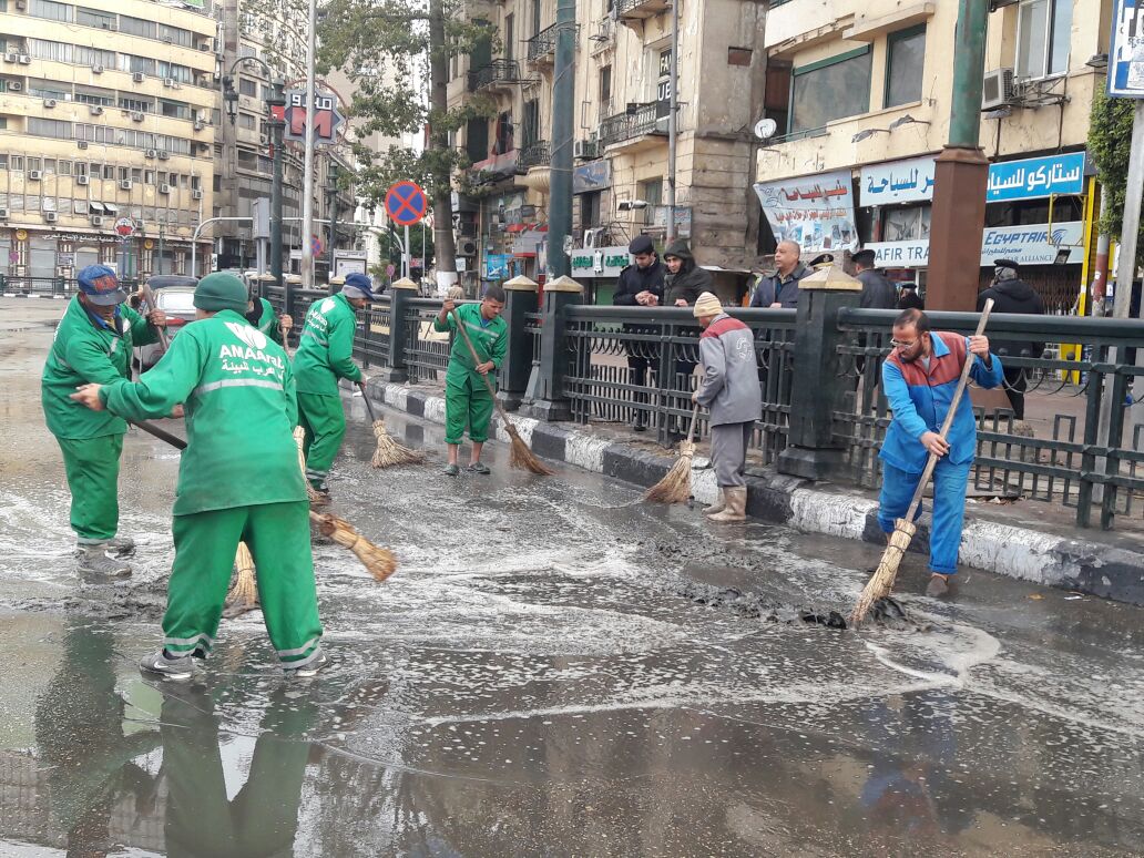 سحب مياه الأمطار من ميدان التحرير
