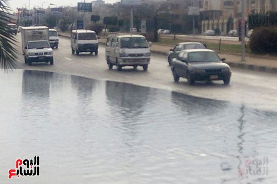 غرق شارع التسعين بمياه الأمطار (7)