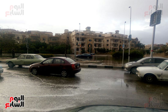 غرق شارع التسعين بمياه الأمطار (12)