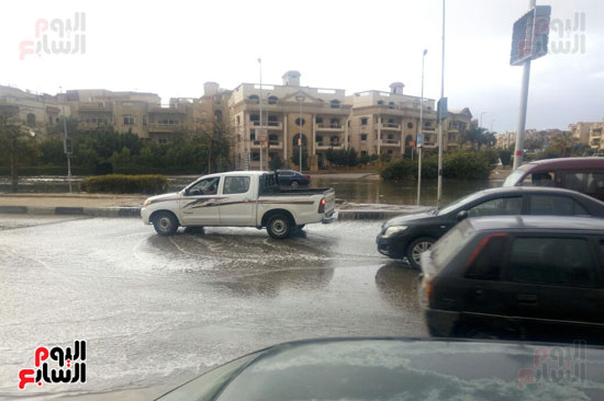 غرق شارع التسعين بمياه الأمطار (10)