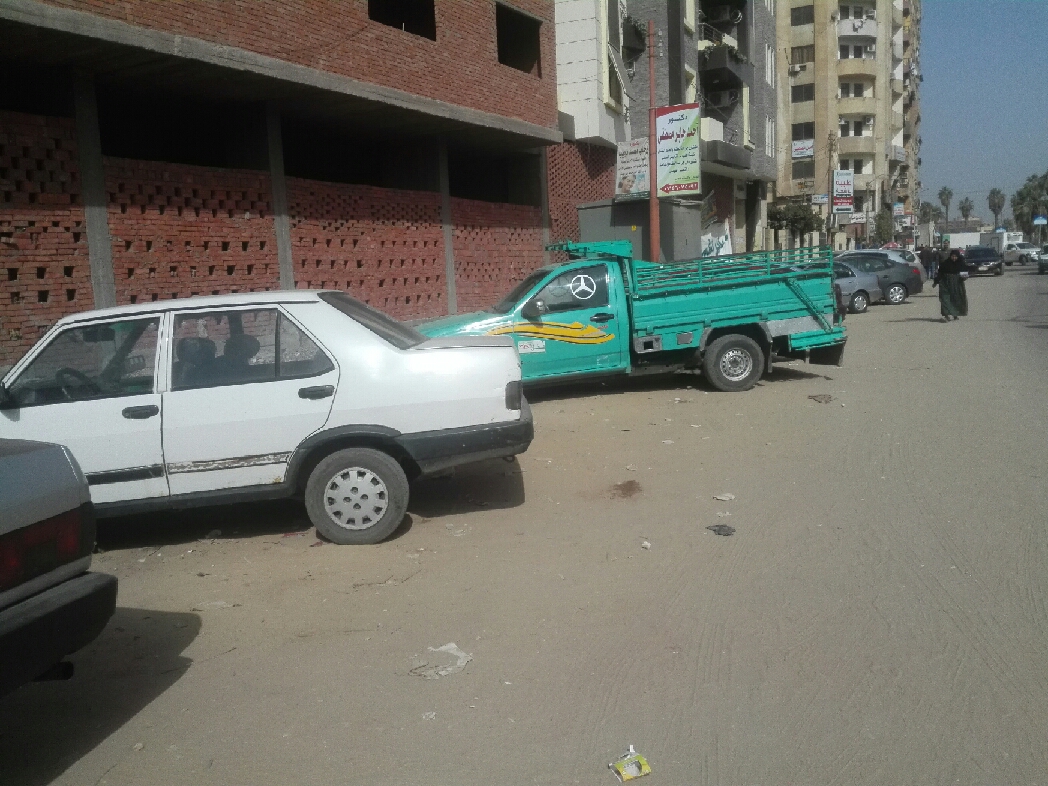 2- مخالفات البناء أحد اسباب تكدس السيارات بالشوارع