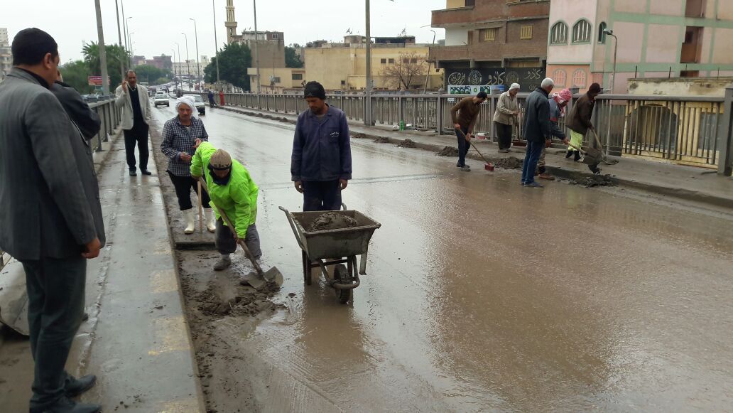 أمطار غزيرة تغرق شوارع مدن البحيرة  (3)