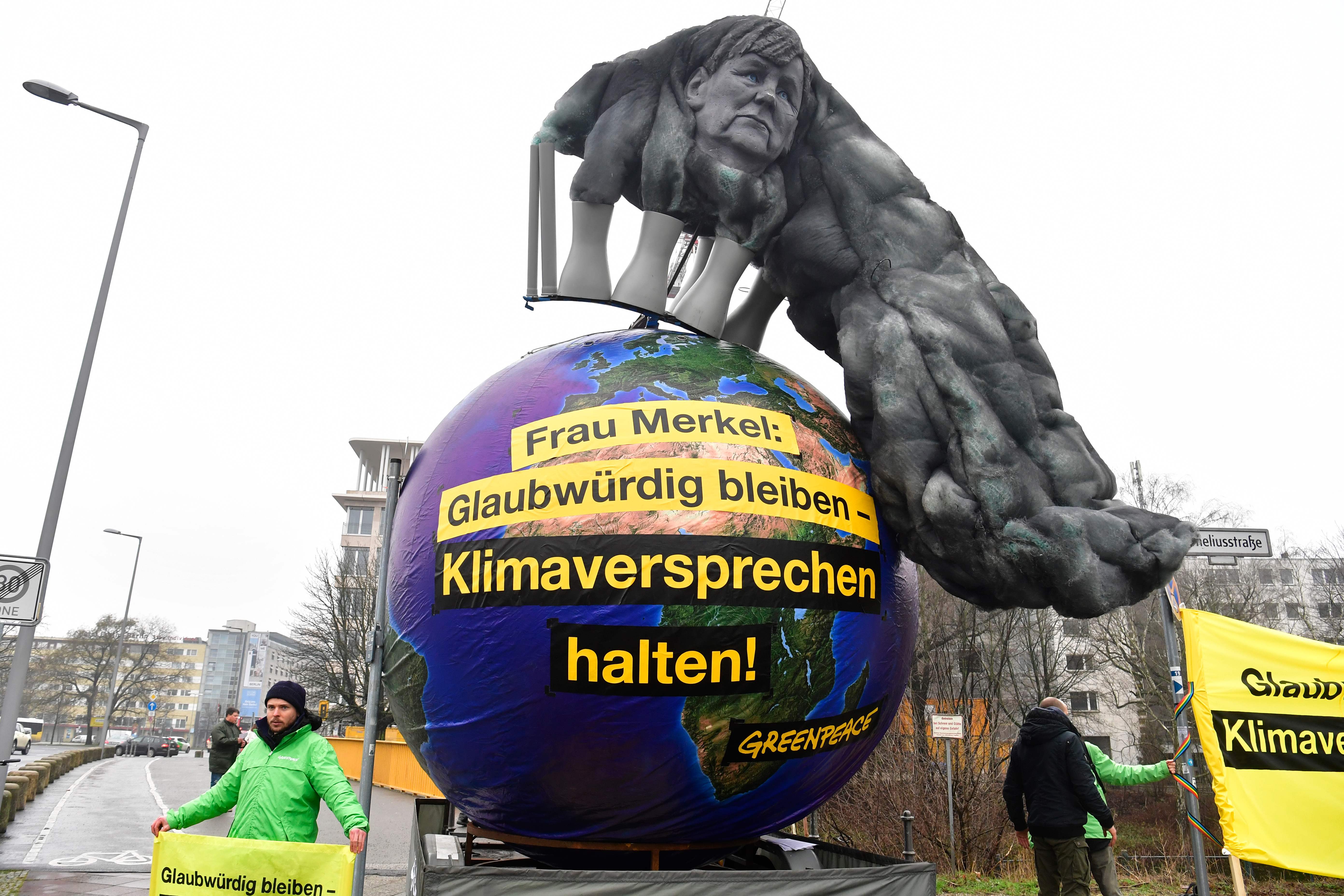مظاهرة لأعضاء منظمة السلام الأخضر ببرلين