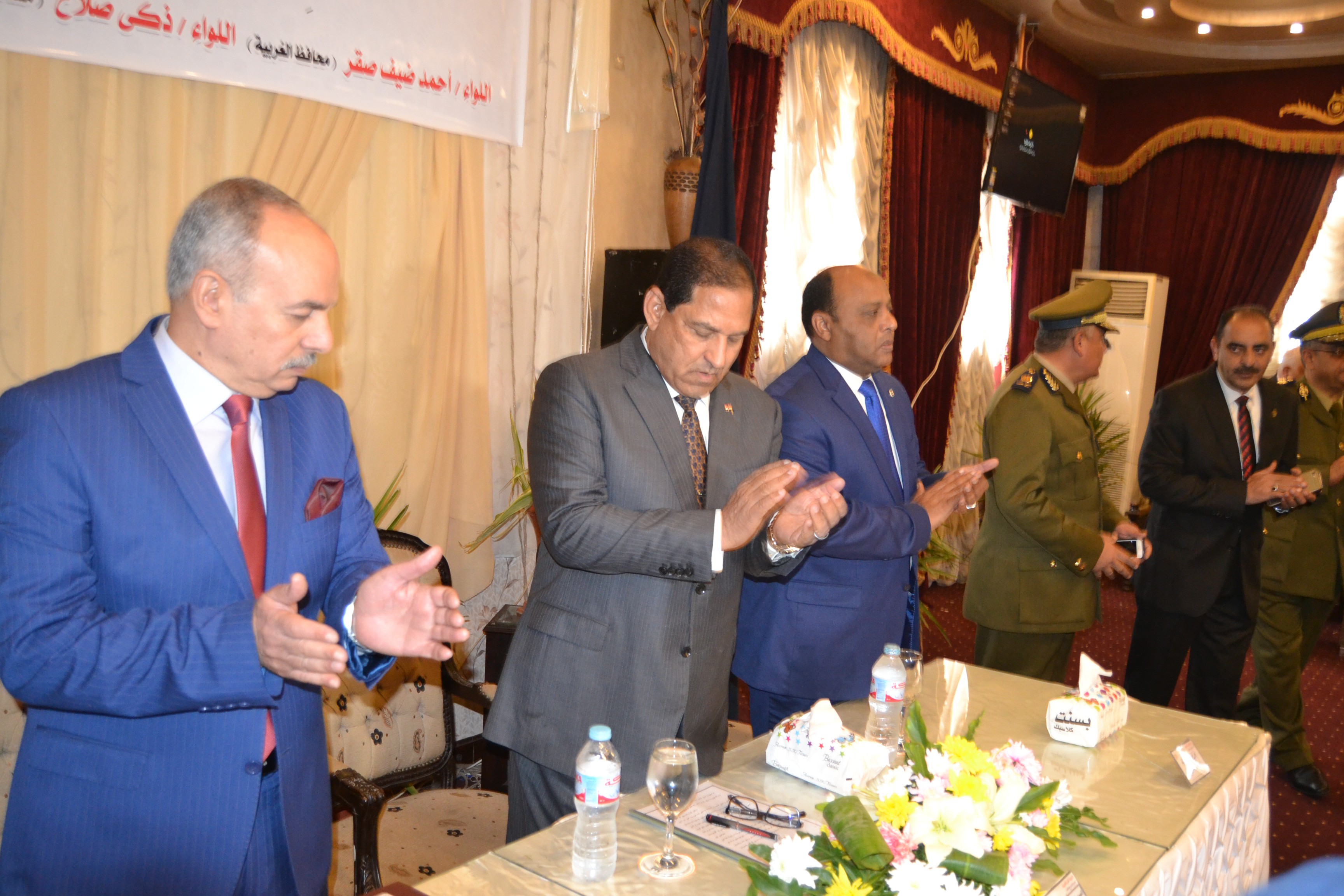 اللواء احمد ضيف صقر محافظ الغربية يحضر حفل مديرية  امن الغربية بتكريم اسر الشهداء (1)