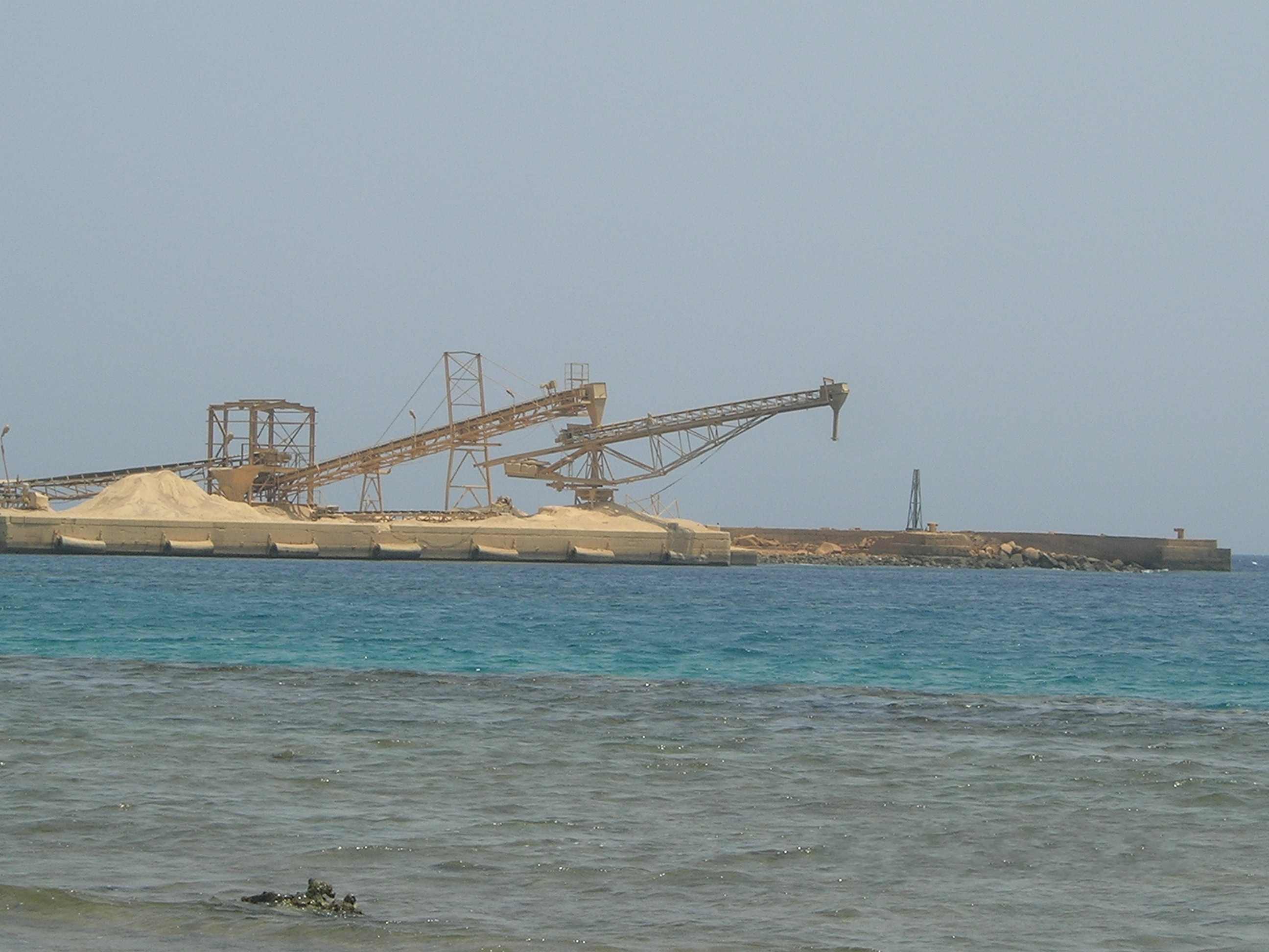 ميناء ابو غصون
