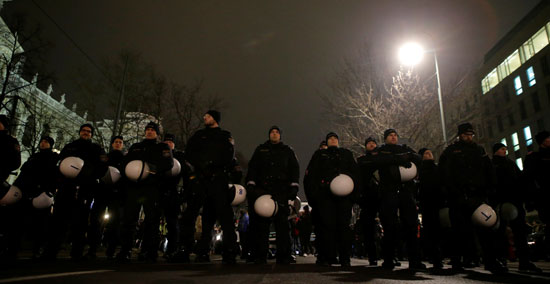 قوات الشرطة النمساوية تنتشر بمحيط الاحتجاجات