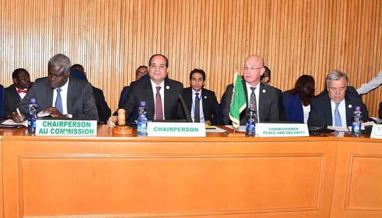  الرئيس عبد الفتاح السيسي خلال الاجتماع (1)