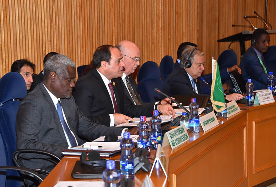  الرئيس عبد الفتاح السيسي خلال الاجتماع (2)
