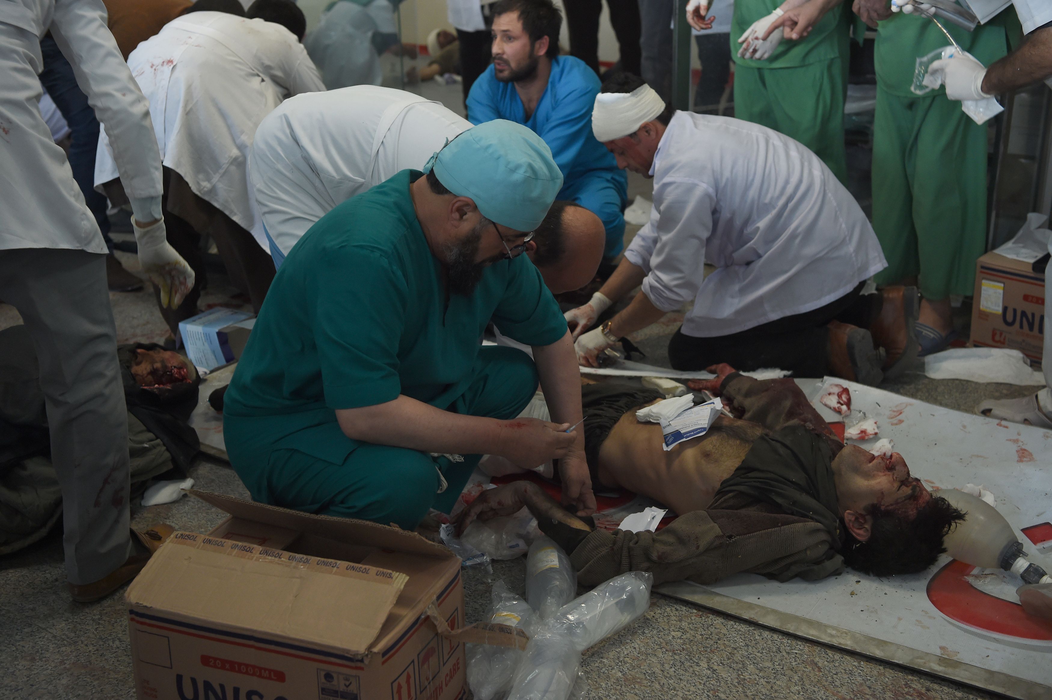ارتفاع حصيلة انفجار كابول لـ100 قتيلا ونقل المصابين للمستشفيات