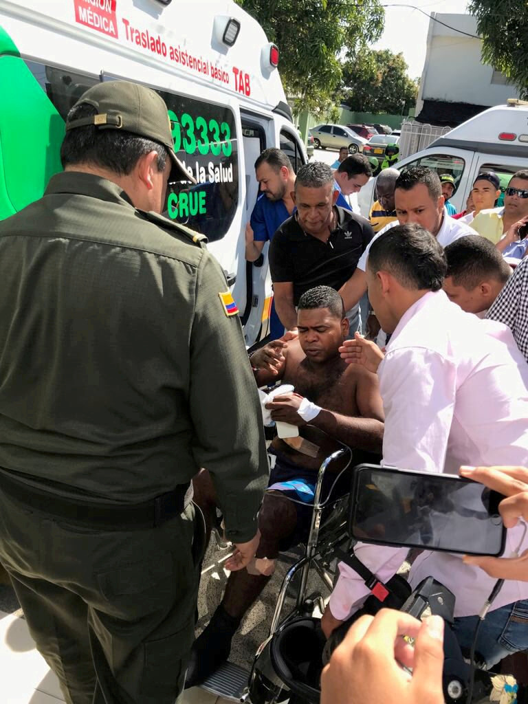 مدير الشرطة الوطنية الكولومبية يزور الضحايا