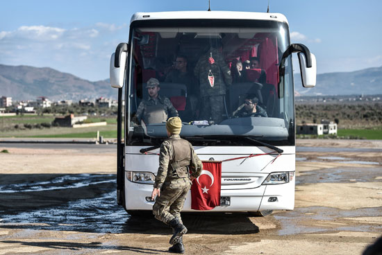 العلم التركى على حافلات الجيش 