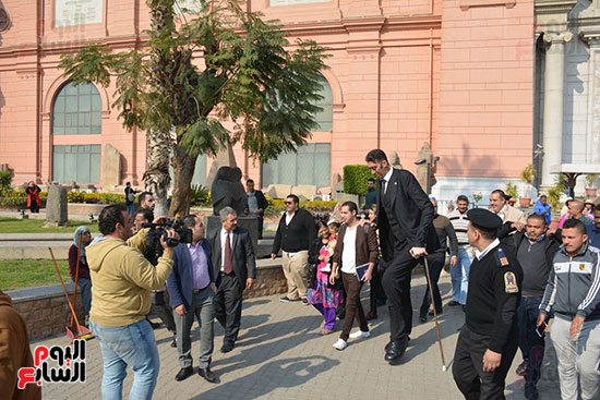 أطول-وأقصر-امرأة-فى-العالم-بالمتحف-المصرى-(2)