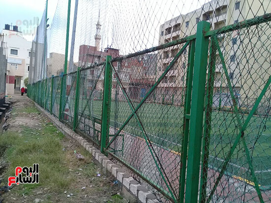 ملعب-كرة-القدم-بقرية-الحجناية