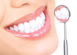 افحص اسنانك بشكل دورى لتجنب حدوث مضاعفات على اسنانك نتيجة مرض السكر