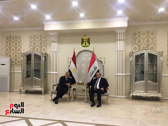 صور.. محلب يبحث مع نائب رئيس الجمهورية العراقية سبل تعزيز العلاقات بين البلدين (3)