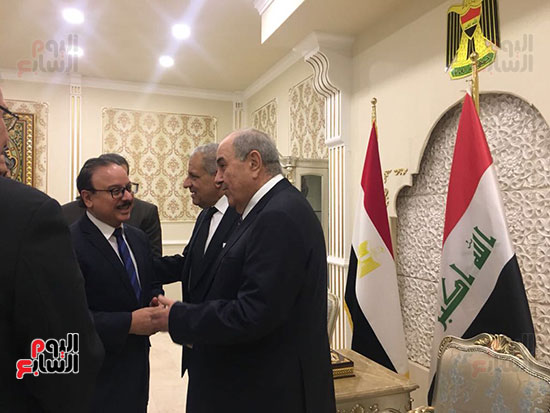 صور.. محلب يبحث مع نائب رئيس الجمهورية العراقية سبل تعزيز العلاقات بين البلدين (4)