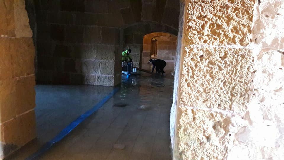 خلال أعمال شفط المياه من سراديب قلعة قيتباى (2)