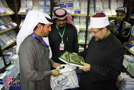 محمد مختار جمعة حلقة نقاشية بالجناح السعودي بمعرض الكتاب (8)