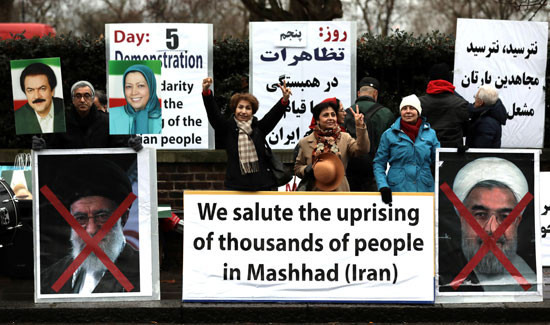 64846-صور-عواصم-العالم-تنتفض-لدعم-ثورة-الفقراء-فى-إيران-(9)