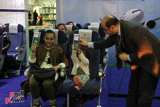 مصر للطيران تعلم الأطفال قواعد السفر (3)