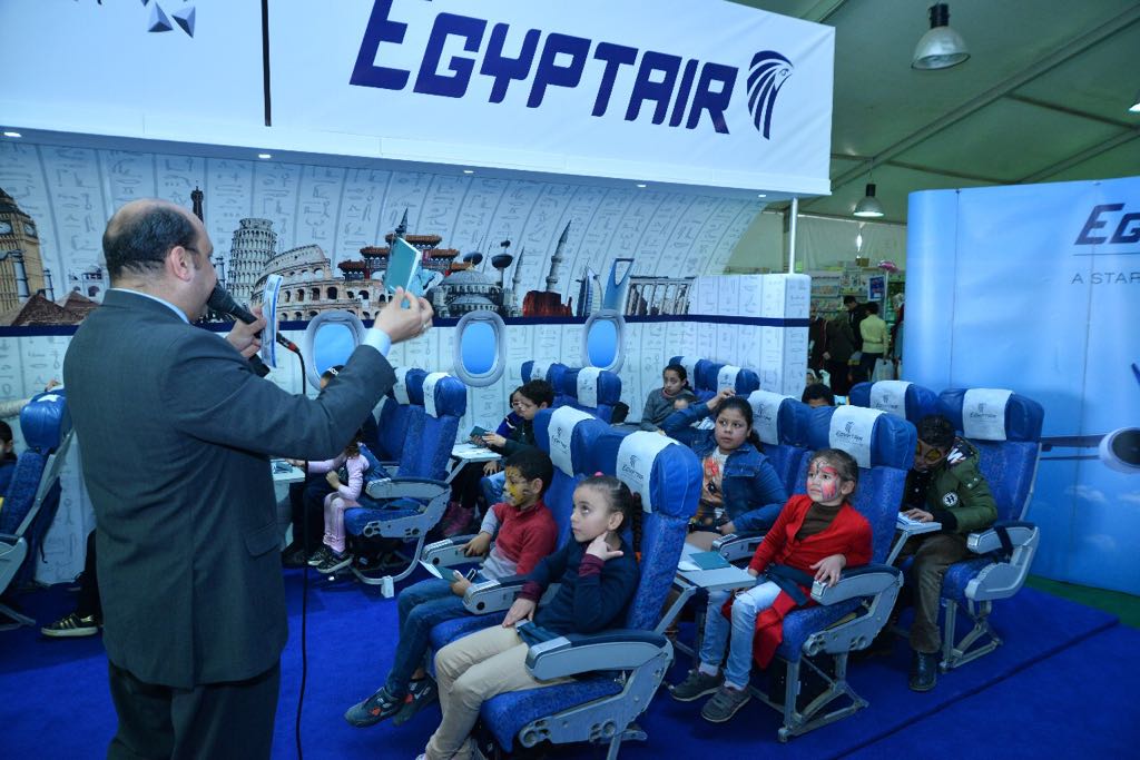 مصر للطيران تنظم مسابقات للشباب وورش للأطفال (6)