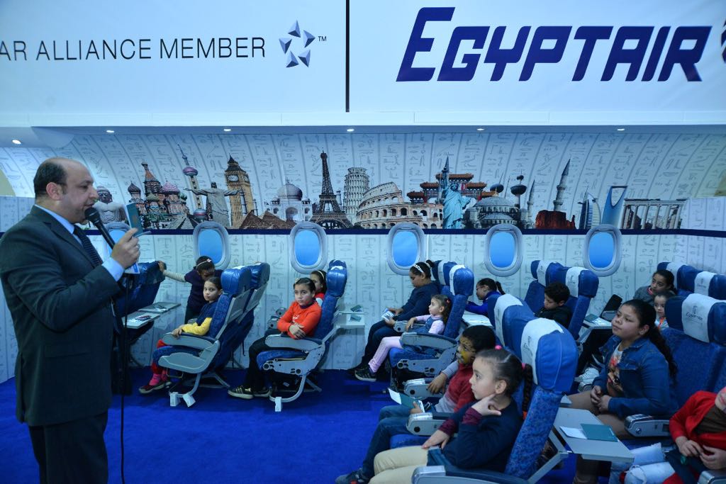 مصر للطيران تنظم مسابقات للشباب وورش للأطفال (5)