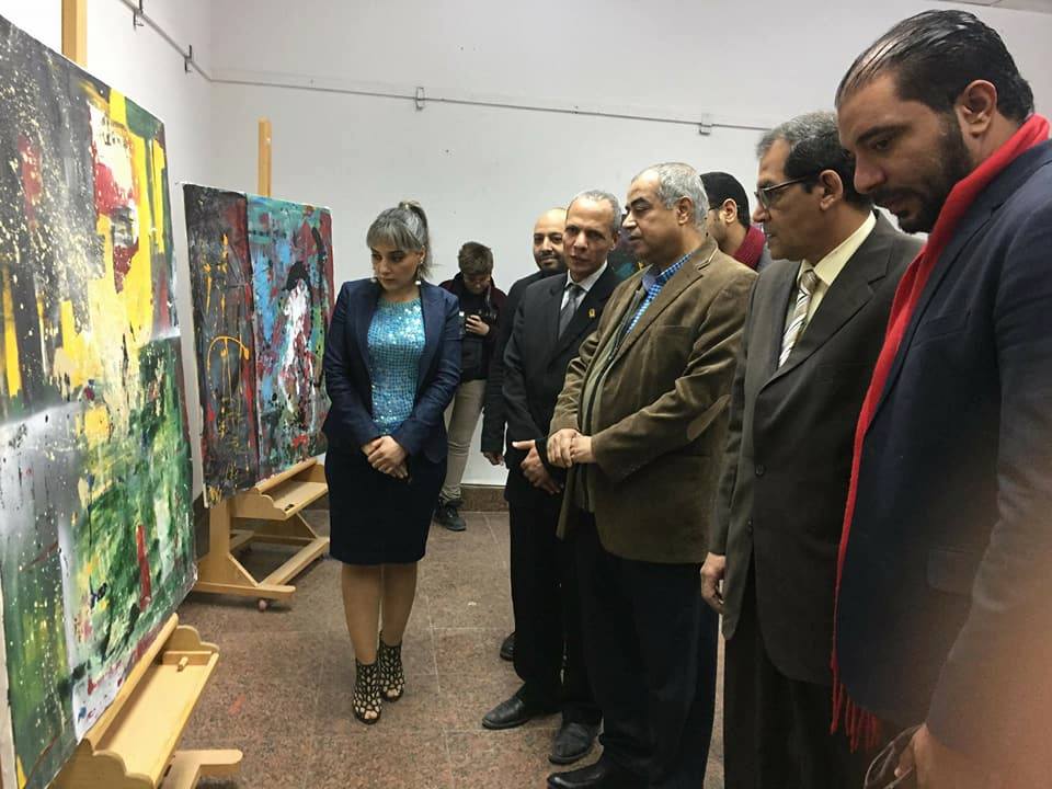            نائب جامعة جنوب الوادي يفتتح معرض فنانة تركية بكلية فنون جميلة بالأقصر