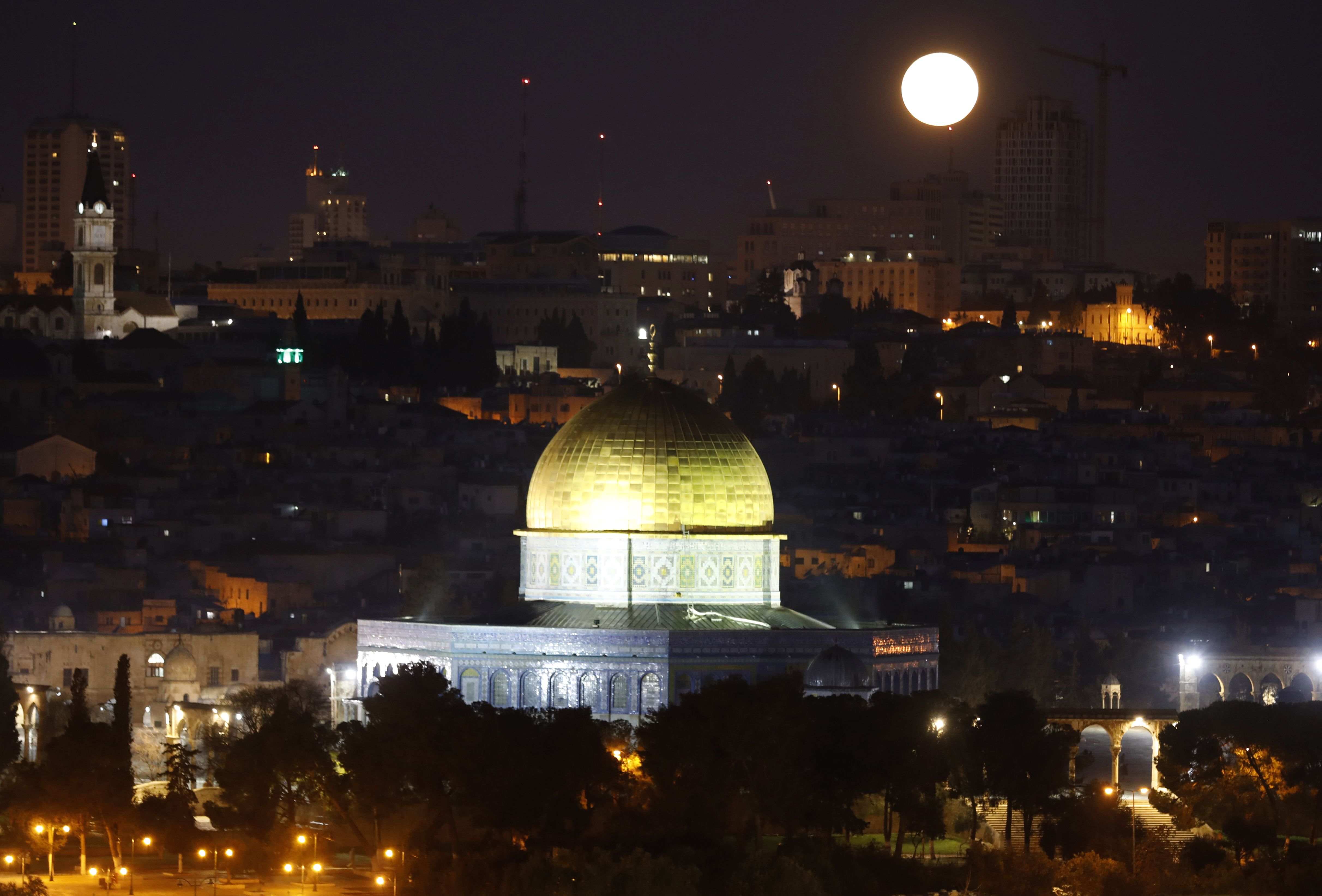 ظواهر كونية نادرة تشهدها مدينة القدس