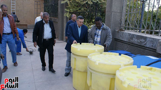 شركة مياه الأقصر تبدأ أعمال تركيب حواجز ضد بقع المواد البترولية بنهر النيل