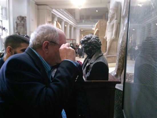 نائب-وزير-الخارجية-اليونانى-خلال-زيارته-للمتحف-المصرى