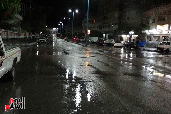 تراجع حركة المواطنين بشوارع مطروح بسبب الامطار