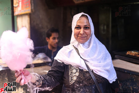 أم-صالح-بائعة-غزل-البنات-(12)