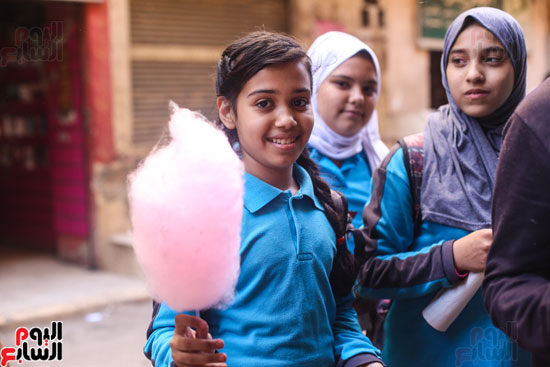 أم-صالح-بائعة-غزل-البنات-(11)