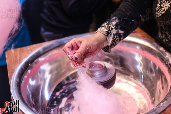 أم-صالح-بائعة-غزل-البنات-(5)