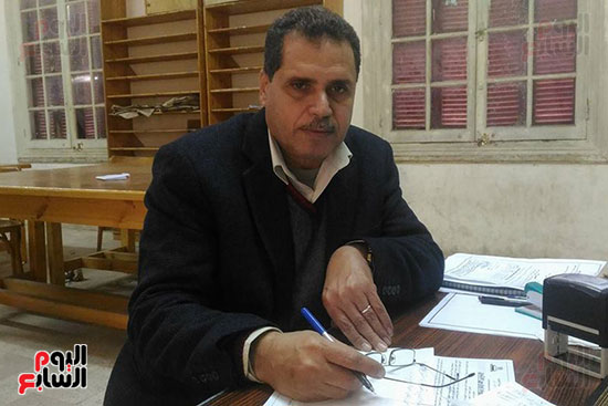 يوسف البسيوني ، رئيس لجنة النظام والمراقبة للشهادة الإعدادية بكفر الشيخ