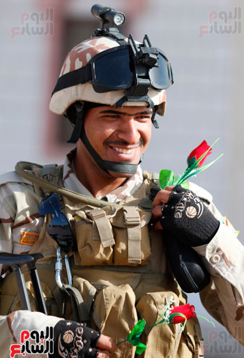 جندى عراقى خلال احتفالات ذكرى تأسيس الجيش