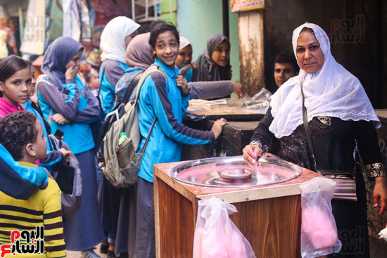 أم-صالح-بائعة-غزل-البنات-(2)