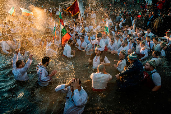 بلغاريا تحتفل بعيد الغطاس