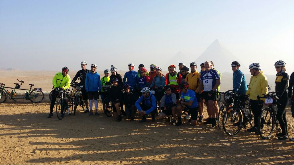 الاستعداد لانطلاق سباق الدراجات 