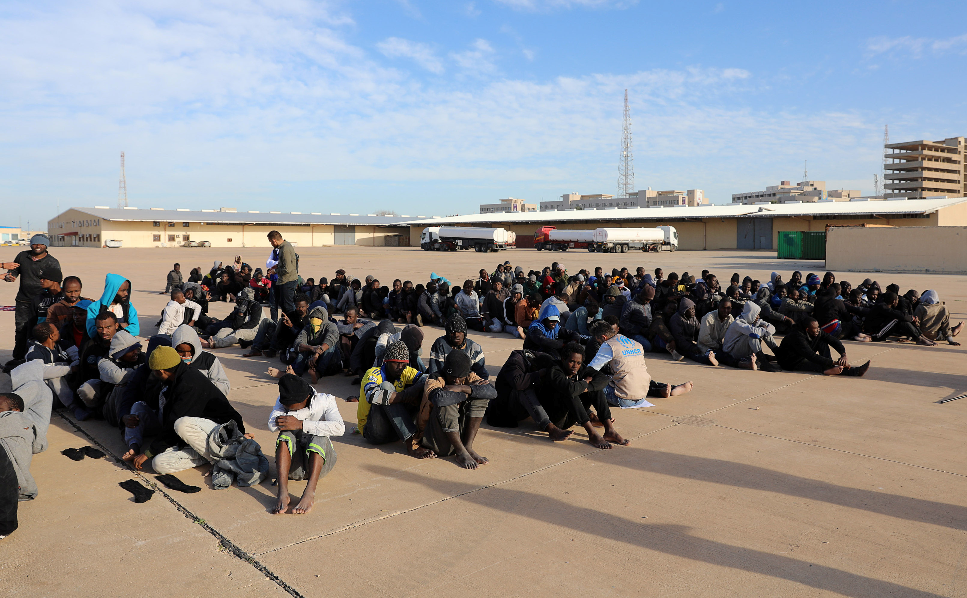 عشرات المهاجرين فى معسكر لخفر السواحل الليبى