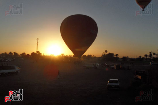أرض مطار البالون خلال تجهيز المناطيد
