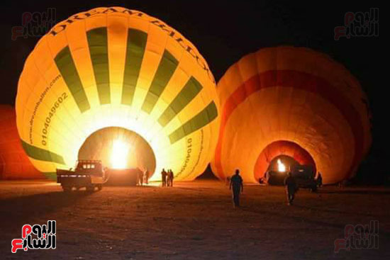جانب من تشغيل رحلات البالون بالأقصر