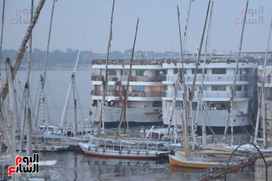 تراص الفنادق العائمة فى نهر النيل بالأقصر وأسوان