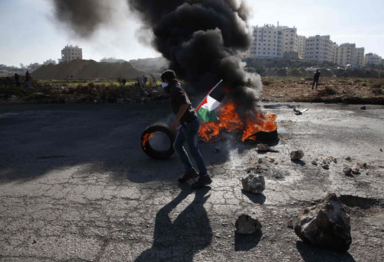اشتباكات عنيفة بين الاحتلال الإسرائيلى وفلسطينيين (2)